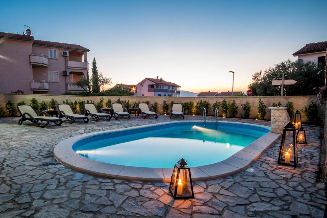 Bubi Apartments Малинска Экстерьер фото