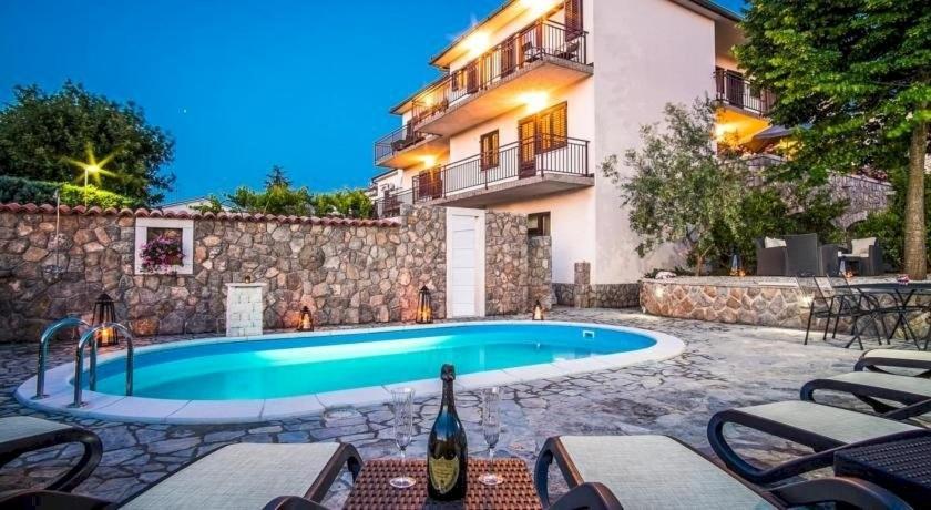 Bubi Apartments Малинска Экстерьер фото