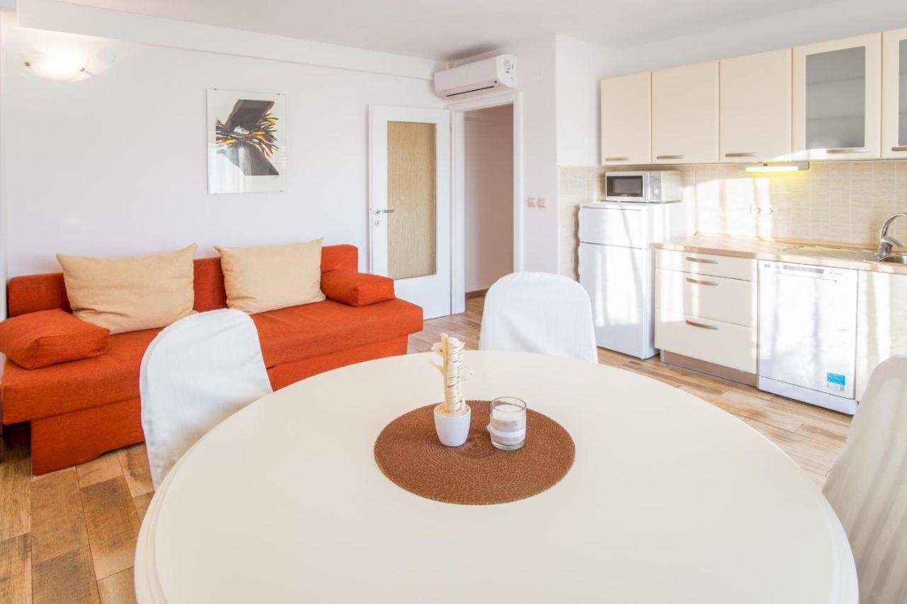Bubi Apartments Малинска Экстерьер фото