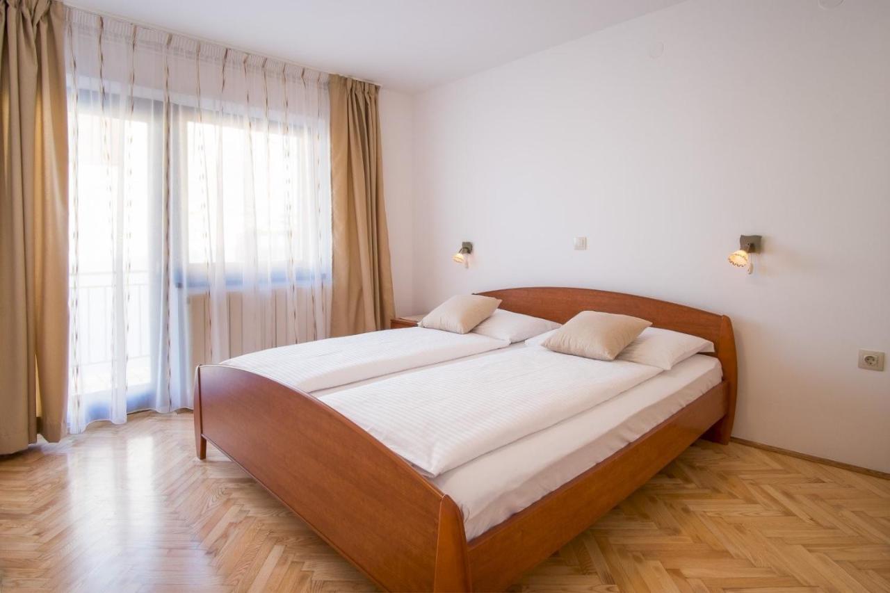 Bubi Apartments Малинска Экстерьер фото