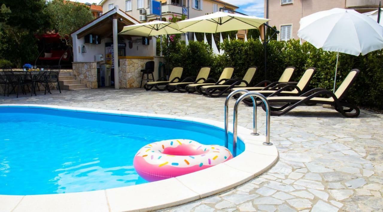 Bubi Apartments Малинска Экстерьер фото