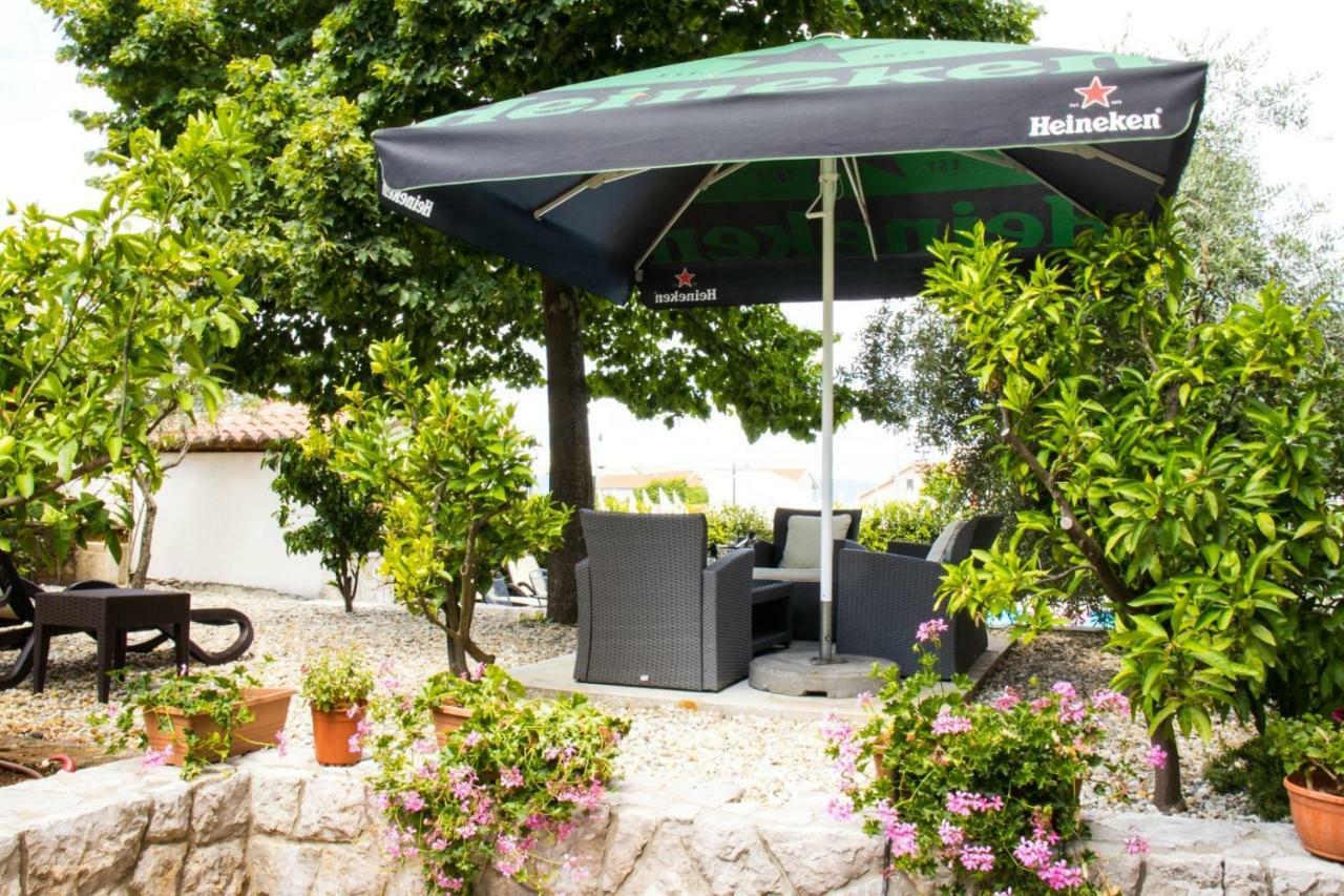 Bubi Apartments Малинска Экстерьер фото